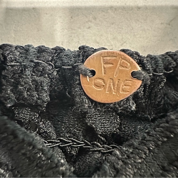 FREE PEOPLE‎ ONE Adella Black Lace Bralette Medium Boho Top Sexy Lightweight - Picture 7 of 15